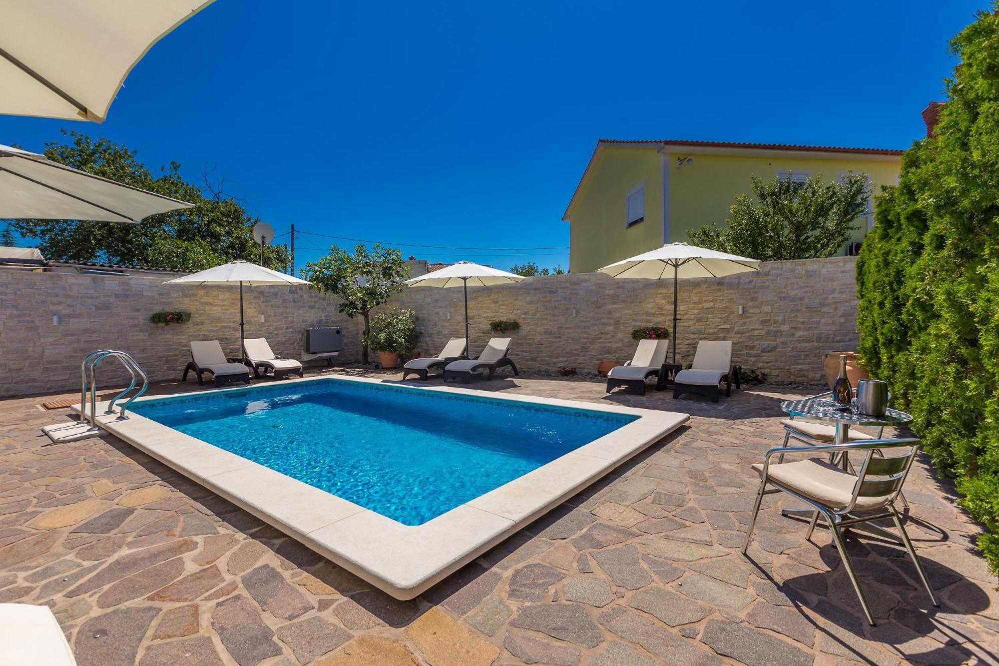 Guest House Antonella Malinska Exterior photo