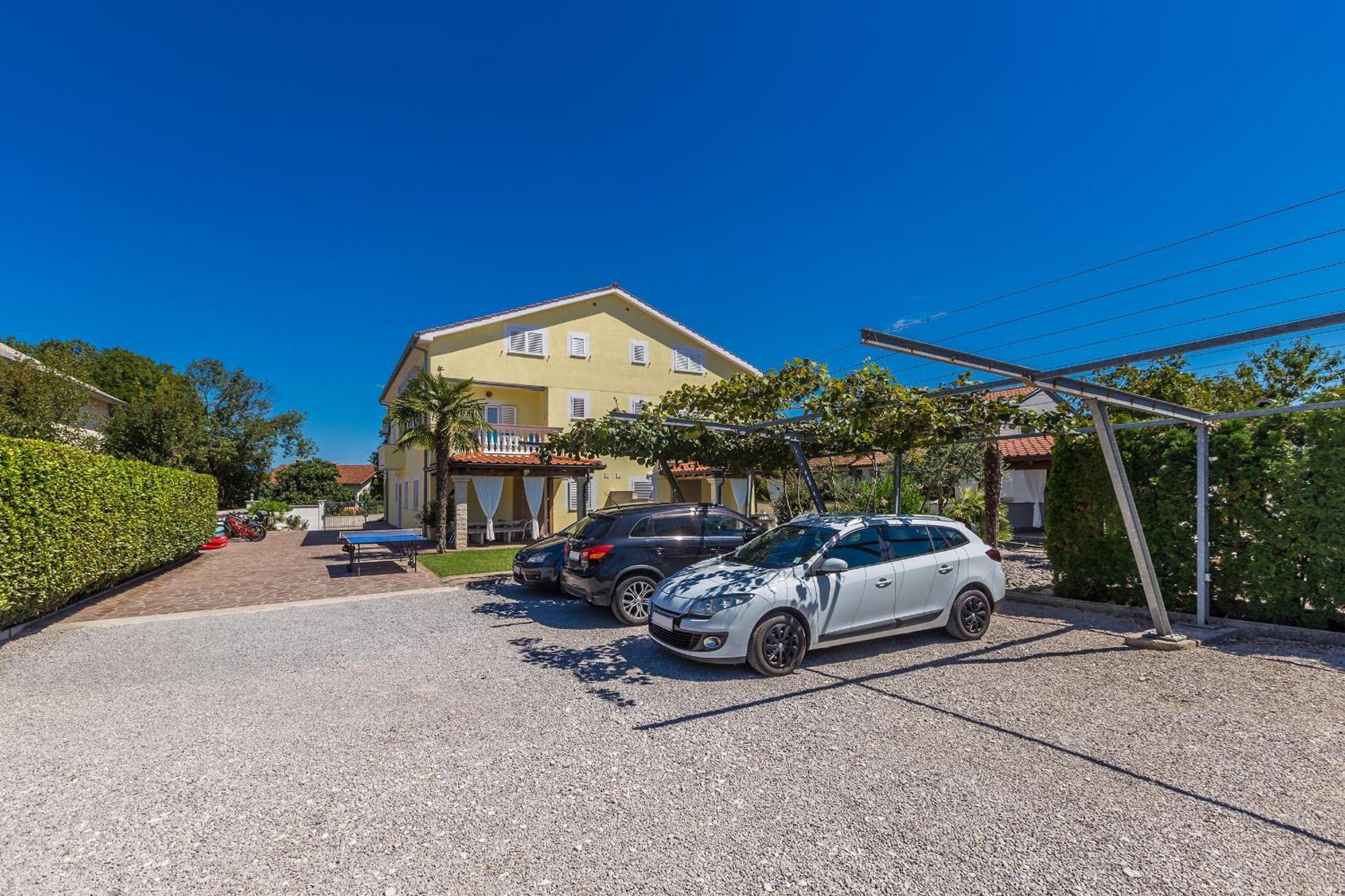 Guest House Antonella Malinska Exterior photo