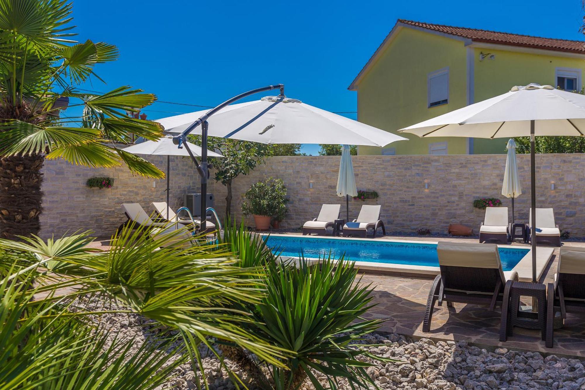 Guest House Antonella Malinska Exterior photo
